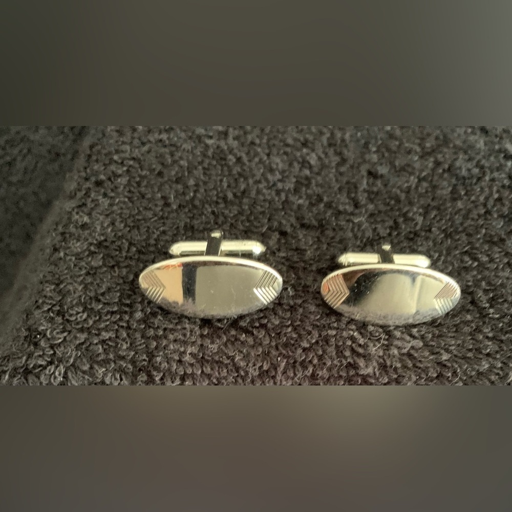 Vintage Oval Swank Sliver-Toned Cufflinks - Picture 6 of 6